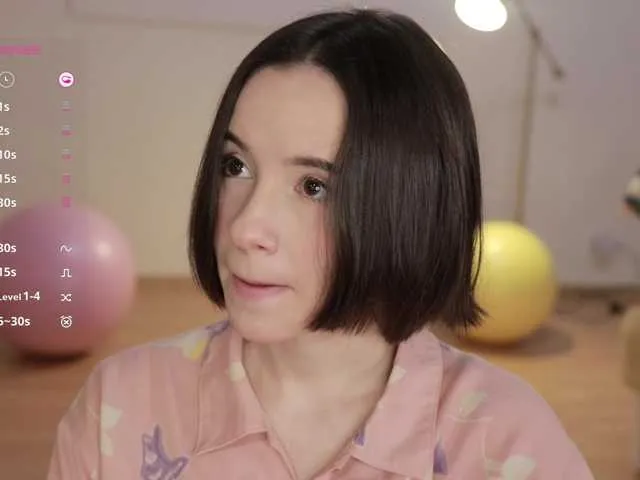 Live sex webcam photo for -FemaleEssence- #292278132