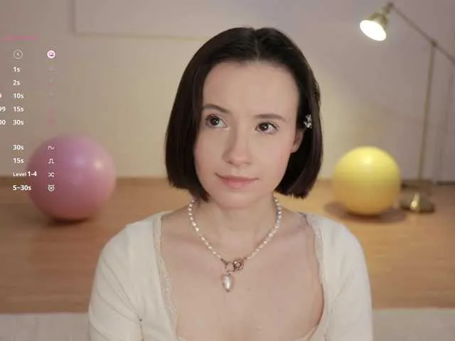 Live sex webcam photo for -FemaleEssence- #292357073