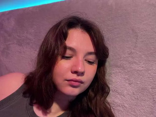 Live sex webcam photo for -FoxAlisa- #291952218