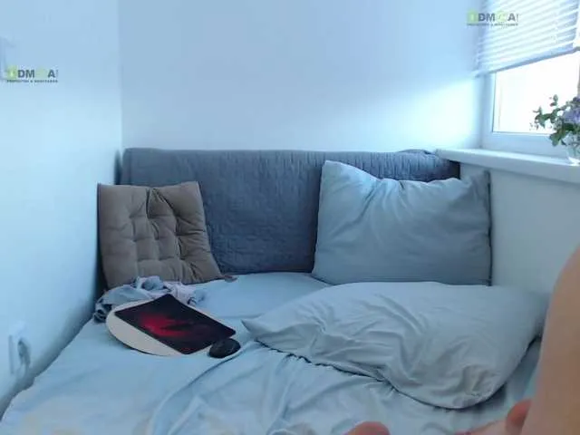 Live sex webcam photo for -FrankissS- #272459764