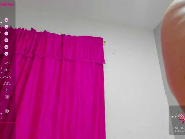 Live sex webcam photo for -Giia #276056264