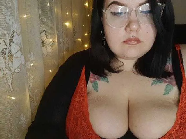 Live sex webcam photo for -HONEY-BUN- #272070656