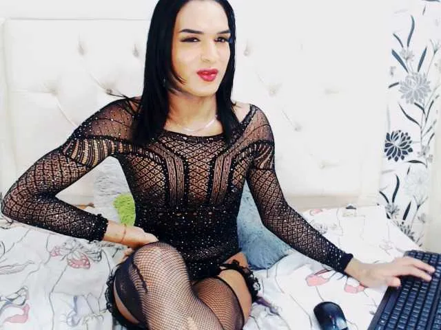 Live sex webcam photo for -HOT-CHARLOTE #275618409