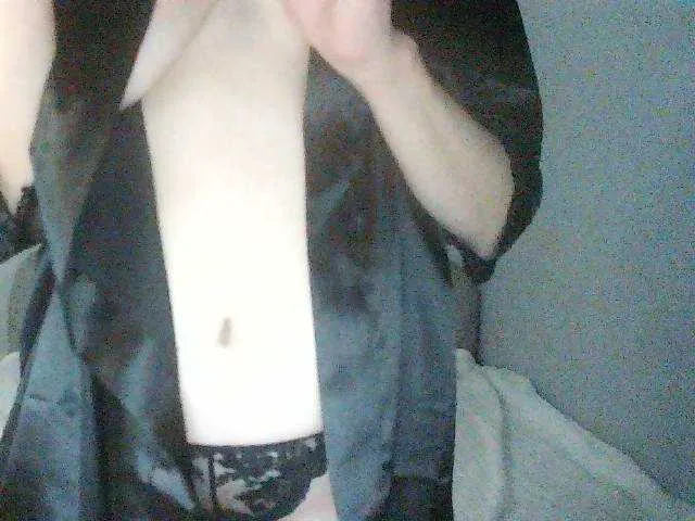 Live sex webcam photo for -Helen997-1 #277361364