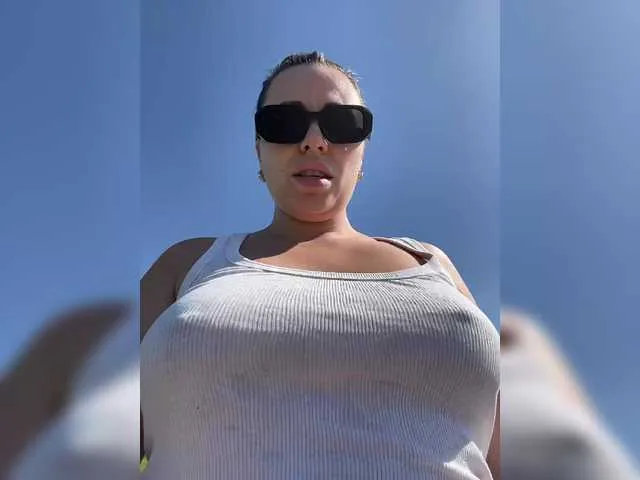 Live sex webcam photo for -Hennessy- #293648234