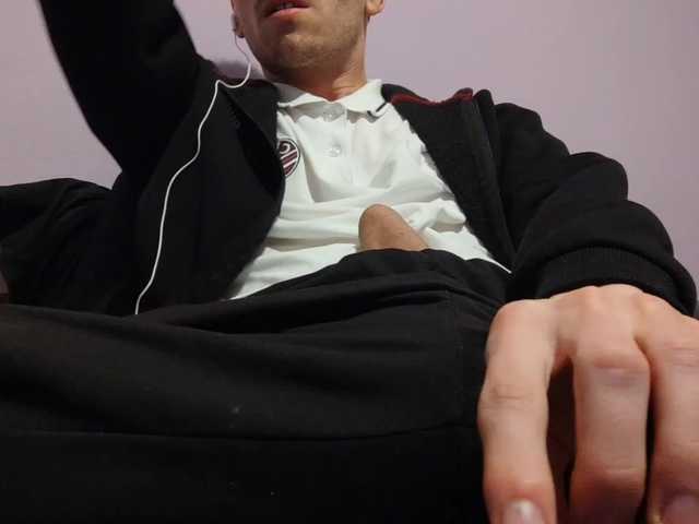 Live sex webcam photo for -Hocthus- #290924180