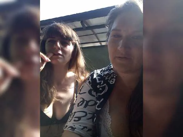 Live sex webcam photo for -Hooligans- #273820668