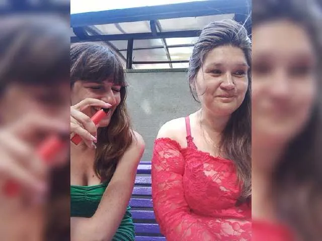 Live sex webcam photo for -Hooligans- #273858038