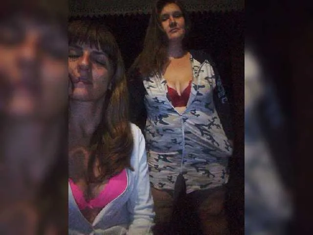 Live sex webcam photo for -Hooligans- #274071744