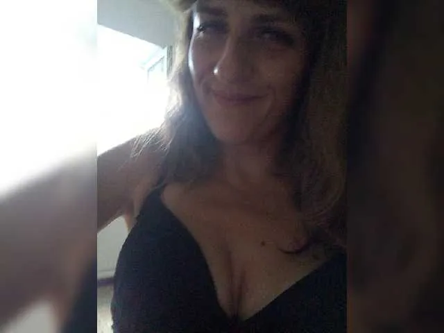 Live sex webcam photo for -Hooligans- #274122525