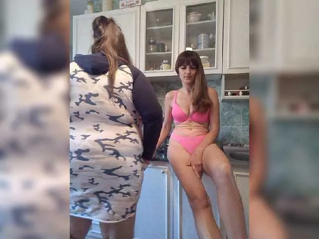 Live sex webcam photo for -Hooligans- #276354476