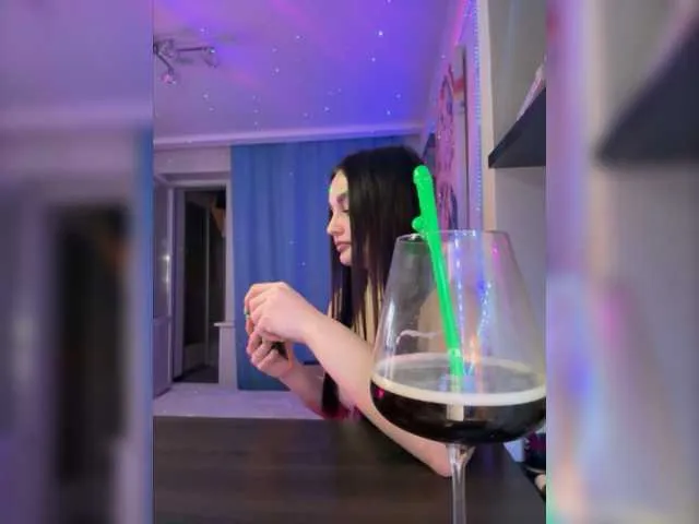 Live sex webcam photo for -INDICA- #276643316