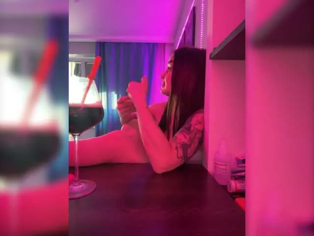 Live sex webcam photo for -INDICA- #277064898