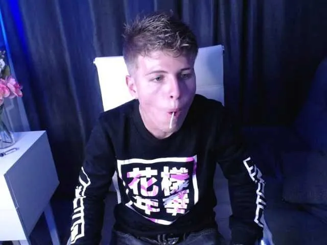 Live sex webcam photo for -JUSTIN-XXX- #273783766