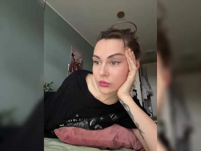 Live sex webcam photo for -JesusWife- #290236037