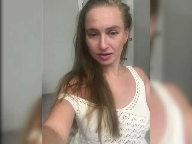 Live sex webcam photo for -Jolly- #271874578
