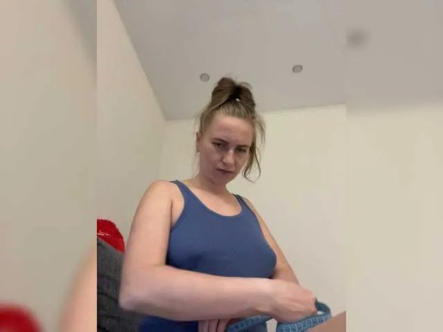 Live sex webcam photo for -Jolly- #273860539