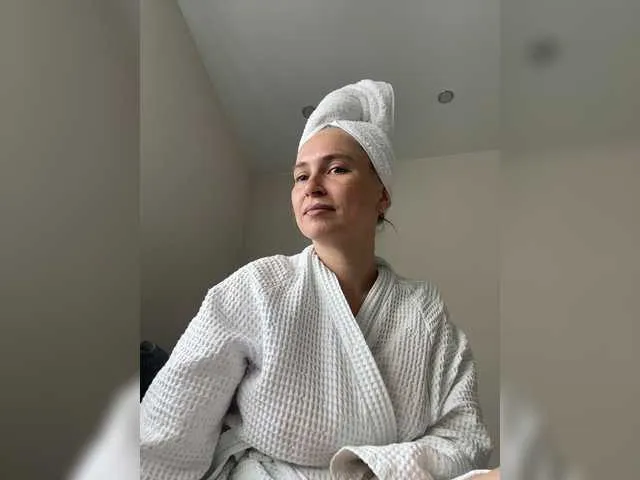 Live sex webcam photo for -Jolly- #273930726