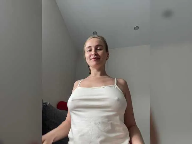 Live sex webcam photo for -Jolly- #273937988