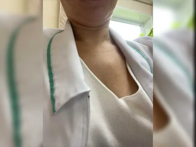 Live sex webcam photo for -Jolly- #275532302