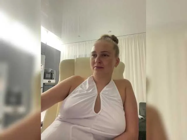 Live sex webcam photo for -Jolly- #290377137
