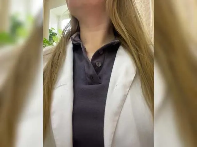 Live sex webcam photo for -Jolly- #291160524