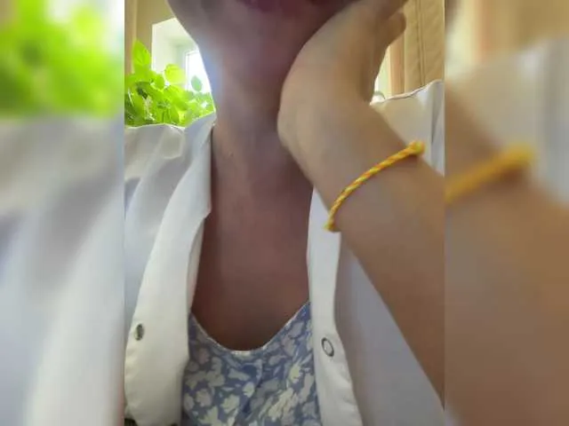 Live sex webcam photo for -Jolly- #291383255