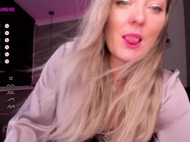 Live sex webcam photo for -JuliaSpace- #273860383