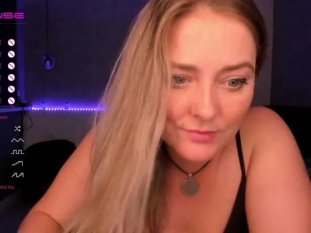 Live sex webcam photo for -JuliaSpace- #274282691