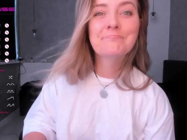 Live sex webcam photo for -JuliaSpace- #274298560