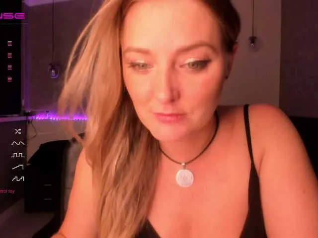 Live sex webcam photo for -JuliaSpace- #274366172