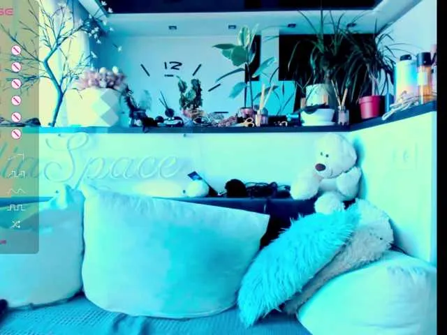 Live sex webcam photo for -JuliaSpace- #278107115