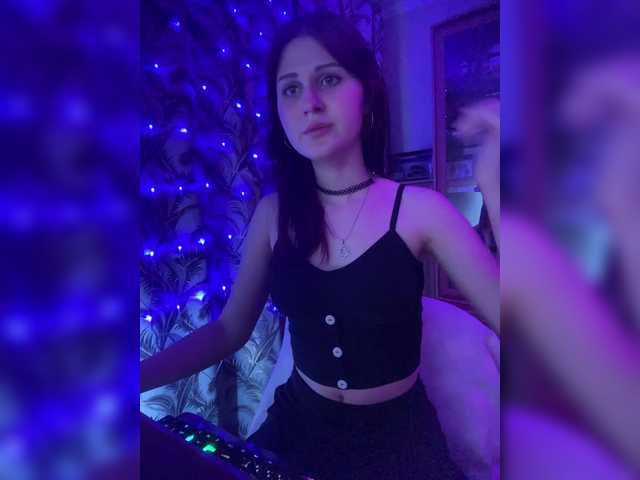 Live sex webcam photo for -Karina- #290678534