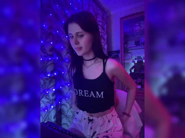 Live sex webcam photo for -Karina- #290745873