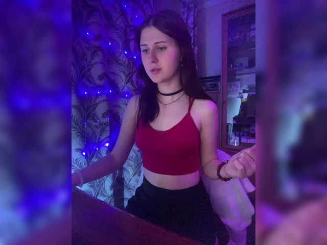 Live sex webcam photo for -Karina- #290808368