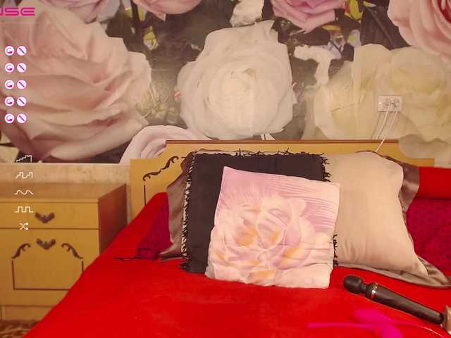 Live sex webcam photo for -Karolina555- #274237970