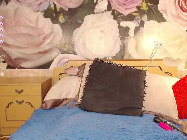 Live sex webcam photo for -Karolina555- #276145135