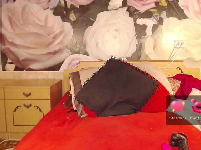 Live sex webcam photo for -Karolina555- #276338639