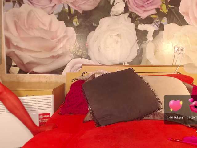 Live sex webcam photo for -Karolina555- #276824305