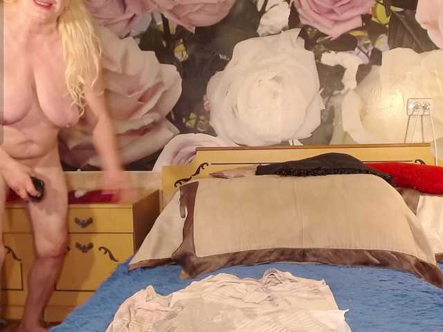 Live sex webcam photo for -Karolina555- #276935339