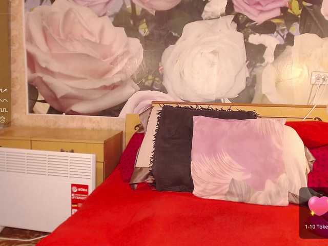 Live sex webcam photo for -Karolina555- #277548640