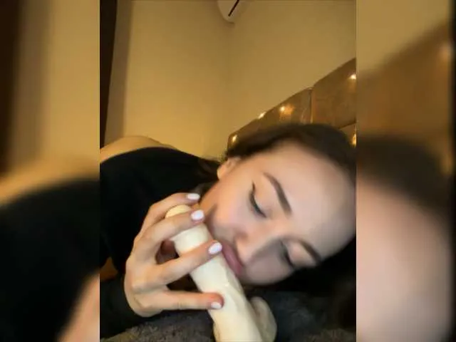 Live sex webcam photo for -Kiraaa- #277162734