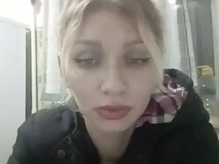 Live sex webcam photo for -KittY- #200581334