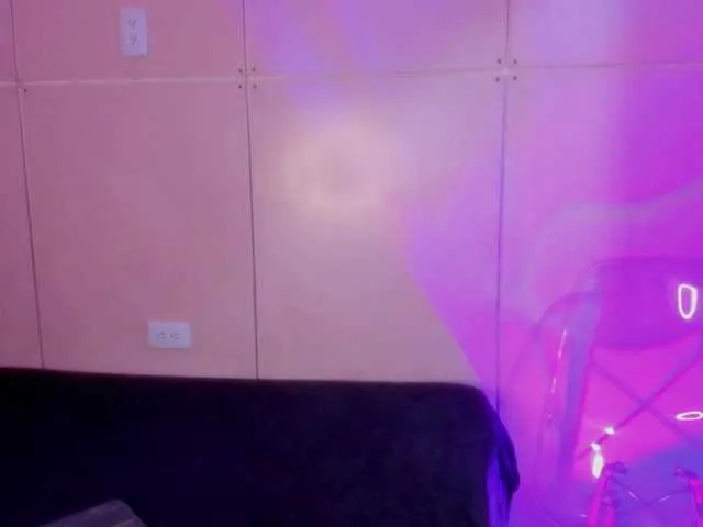 Live sex webcam photo for -Kittylove #291545021