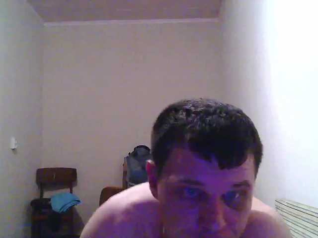 Live sex webcam photo for -Klub777- #274442276