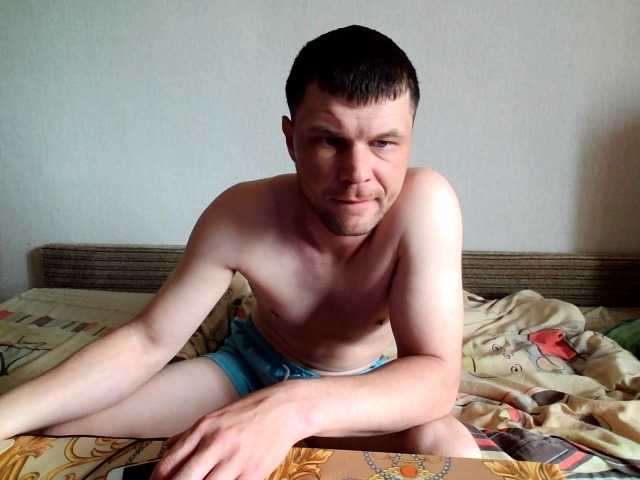 Live sex webcam photo for -Klub777- #275572413