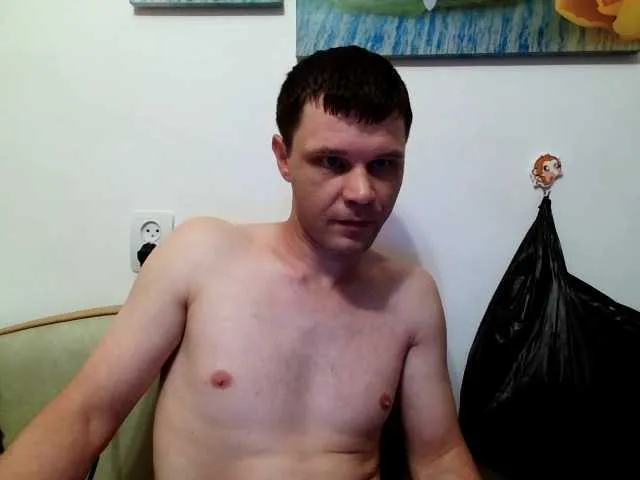 Live sex webcam photo for -Klub777- #275675020