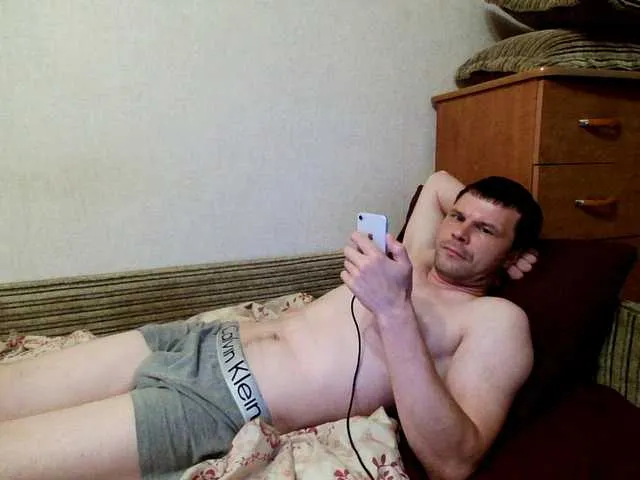 Live sex webcam photo for -Klub777- #291595122