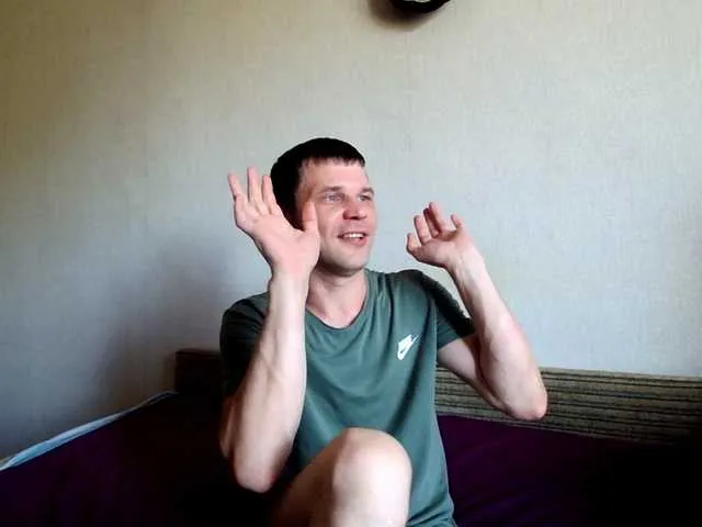 Live sex webcam photo for -Klub777- #291639357