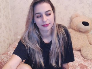 Live sex webcam photo for -LilyA- #128604673